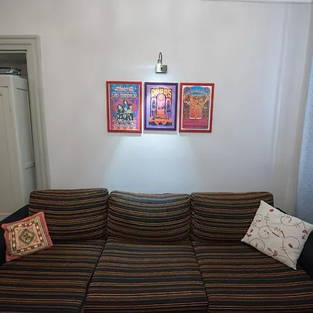Apor Apartment *