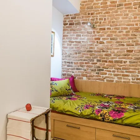Apor Apartment